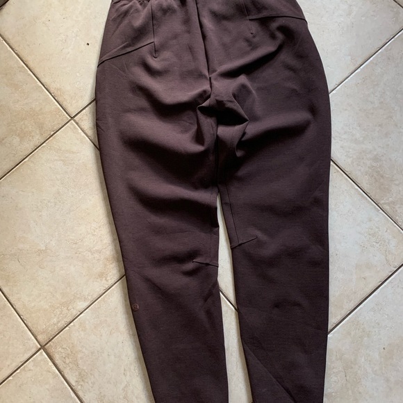 Lululemon Lab Esker joggers in dark cedar/black. Size 6. Worn once. - Picture 6 of 13